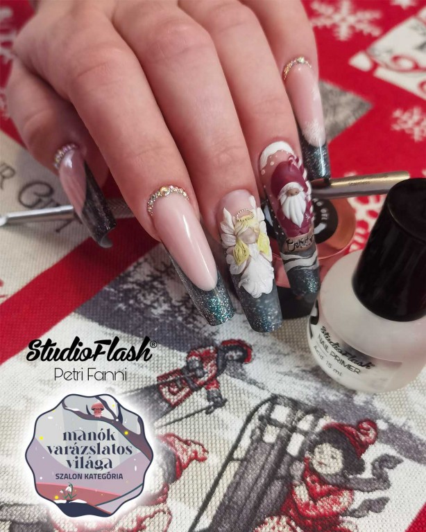 Acryl géllel épített köröm és gél lakkal készült a francia vég