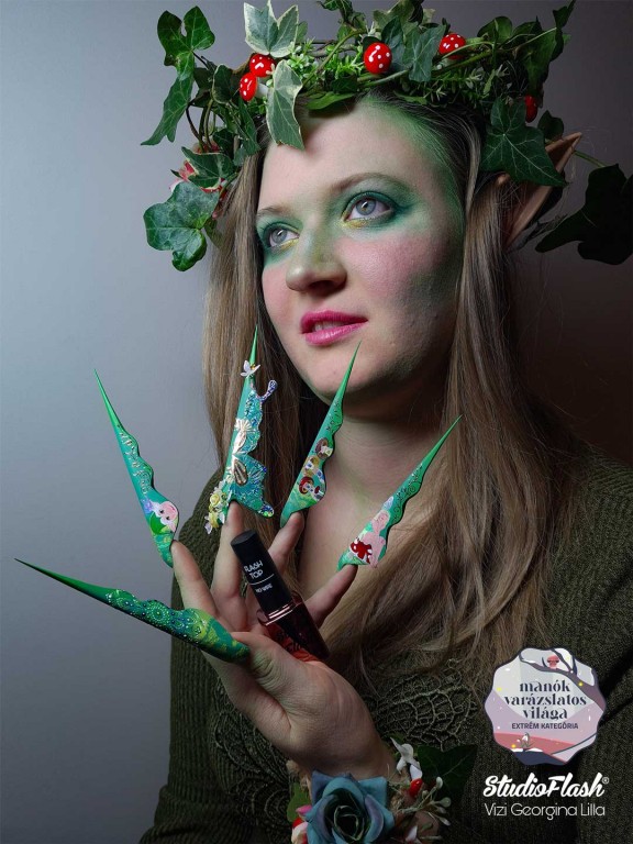 Géllakkal és festőzselével festett köröm